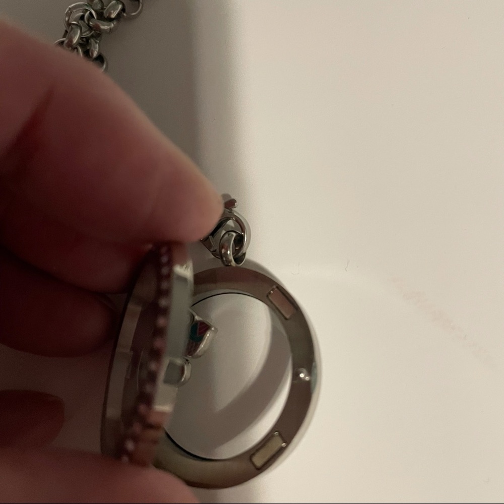 Origami Owl Locket Necklace - Picture 6 of 6